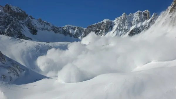 Risc mare de avalanșe în Bucegi și Făgăraș