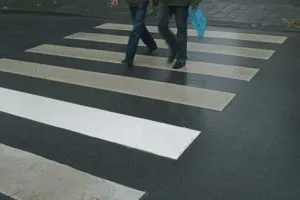 Femeie de 66 de ani accidentată pe trecerea de pietoni, pe bulevardul Grivitei 