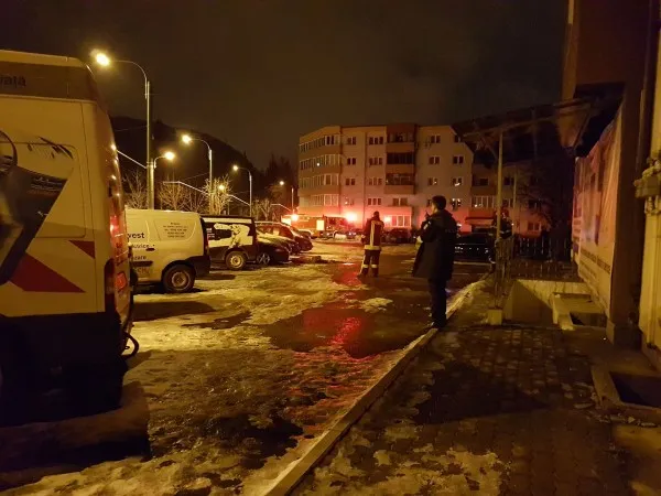 Alarmă la Metrom: Explozii în pământ, evitaţi zona!