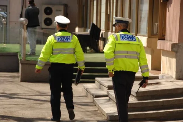 Exod la Poliţia Locală: Agenţii fug la IPJ Braşov, motivaţi de faptul că ies mai repede la pensie