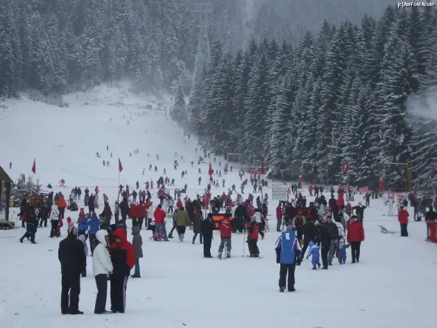 Al doilea Crăciun şi vacanţa elevilor au umplut iar Poiana şi Predealul