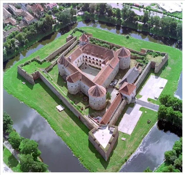 Cetatea Făgăraşului a trecut în 2016 pragul de 100.000 de vizitatori