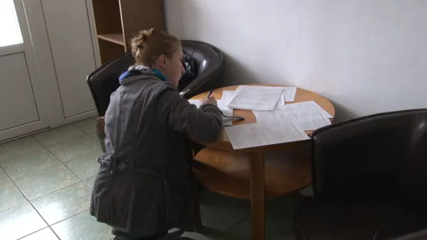 Părinţii nu s-au mai înghesuit să-şi înscrie copiii la şcoală din prima zi