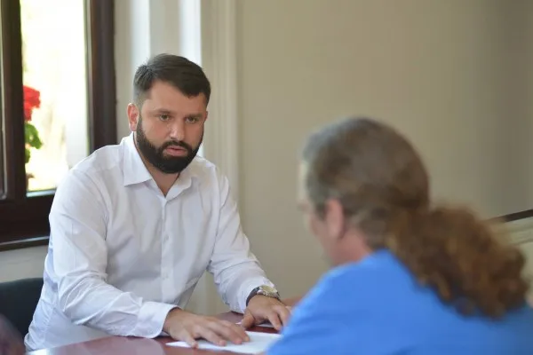 Primăria vrea să înfiinţeze echipe mobile de asistenţă comunitară, care să identifice, pe cartiere, persoanele vulnerabile