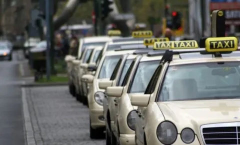 Tentativă de sex cu o taximetristă nemţoaică