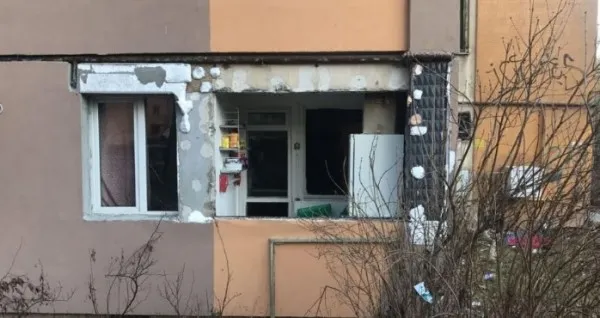 Garsonieră distrusă de o explozie în cartierul Astra

