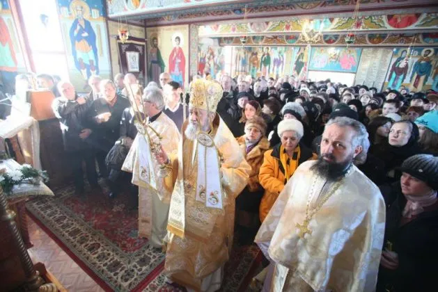 IPS Laurenţiu a „aniversat” biserica din Uzina 2