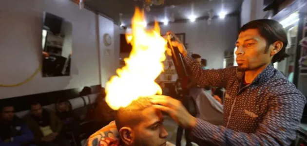 Ai avea curaj să te tunzi în salonul lui?
