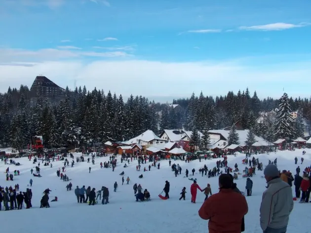 Unul din zece turişti ai României s-au cazat anul trecut în judeţul Braşov