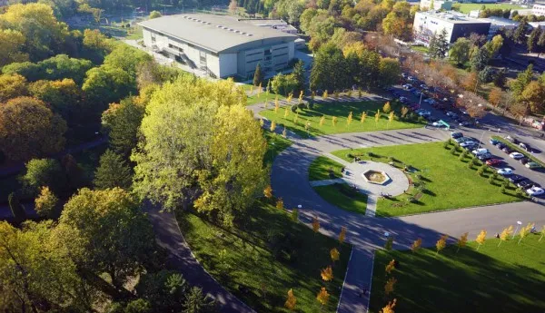 În patru parcuri din Braşov vor fi amplasate toalete ecologice