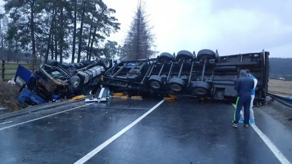 Patru persoane rănite într-un accident grav, lângă Vlădeni