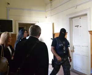 12 ani nu mai are voie să se apropie de fiica pe care a violat-o!