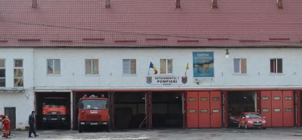 Pentru documentaţia necesară reabilitării termice a „casei pompierilor” cu bani europeni se vor cheltui aproximativ 136.000 de lei