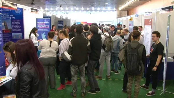 40% dintre tinerii care ajung la RIUF sunt decişi să plece în străinătate