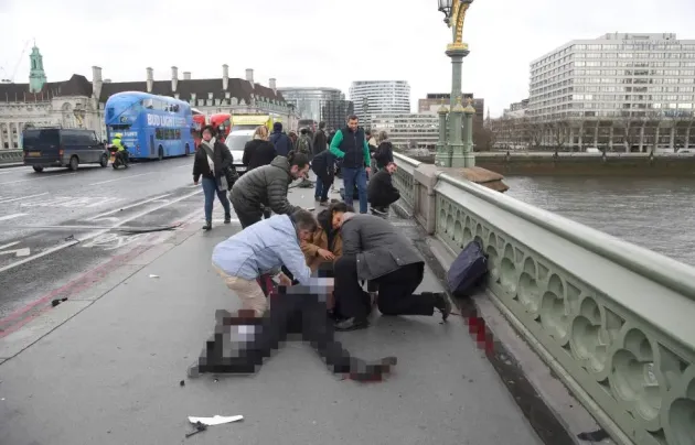 Doi români au fost răniţi în atentatul de la Londra