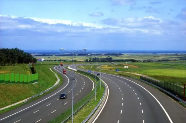 Noul-aprobat Masterplan de Transport e deja expirat: Autostrada Braşov – Sibiu şi modernizarea rutelor feroviare Braşov – Predeal şi Braşov – Sighişoara trebuiau demarate din 2016