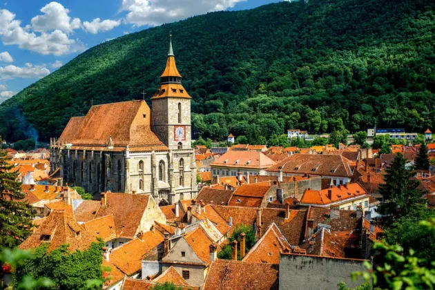 The Huffington Post: Biserica Neagră - „vedeta Braşovului, un oraş medieval situat la poalele Munţilor Carpaţi”