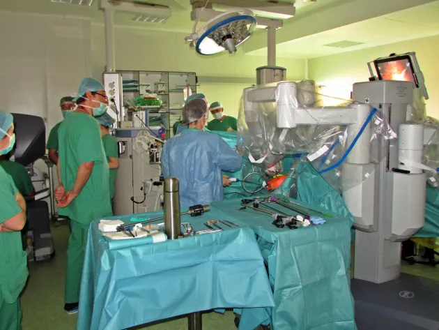 Roboţii au intrat în spitalele private
