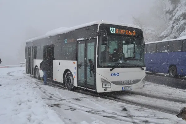 Ofertă pentru RATBV: autobuzul cu încărcătoare pentru telefoane