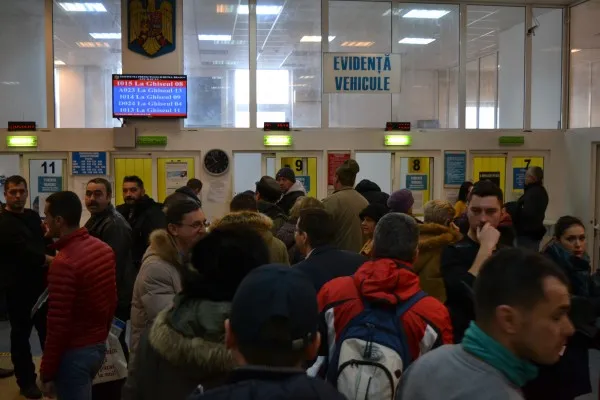 Ghişeu special pentru firme, la Serviciul „Înmatriculări” Braşov