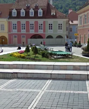 Reamenajarea toaletei din Piaţa Sfatului, mai complicată decât pare