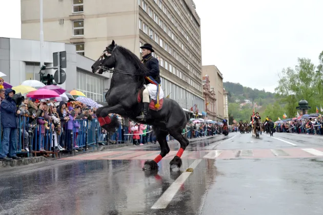 Câteva mii de brașoveni au participat la Parada Junilor