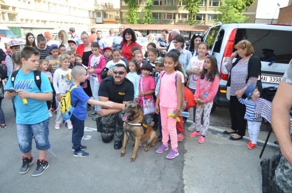 Peste 80 de copii și-au sărbătorit ziua alături de polițiștii brașoveni