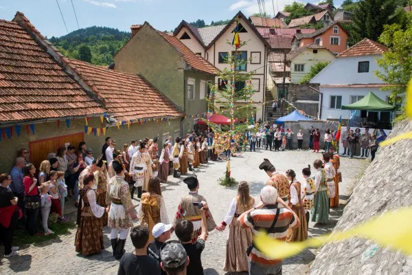 Jocul strămoşesc de la Sargu, duminica aceasta în Şcheii Braşovului