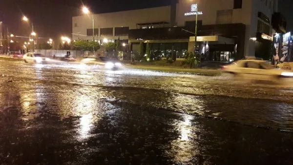 Băieţi, haideţi la peşte! Au băgat apă la gară