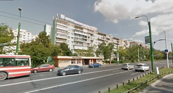 Aproximativ 1.000 de locuri de parcare vor fi scoase luni la licitaţie 