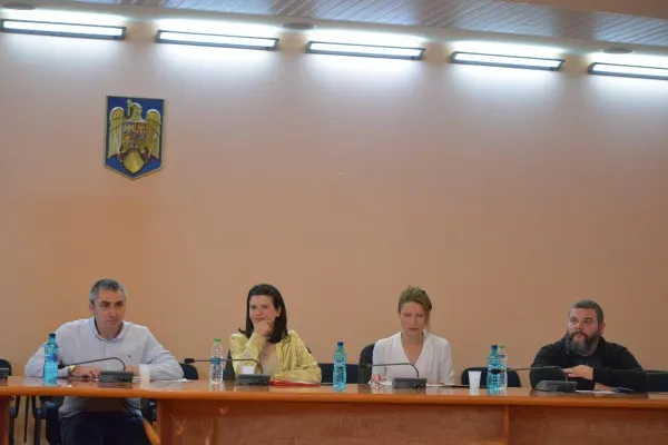 Cosmosul se mută la Muzeul Casa Mureşenilor