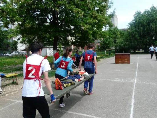 „Cu viaţa mea apăr viaţa!”, concurs la ISU pentru elevii braşoveni