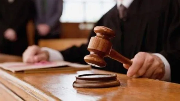 Pedeapsă pentru violatorul-hoţ, dar copil: 1.200 de lei şi 11 luni la reeducare