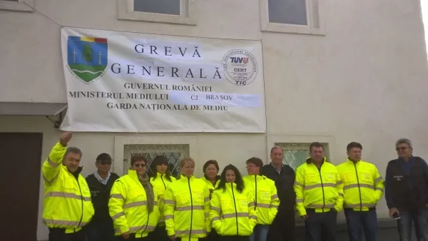 Comisarii de la Garda de Mediu nu mai mişcă un deget până nu-i bagă în seamă Guvernul