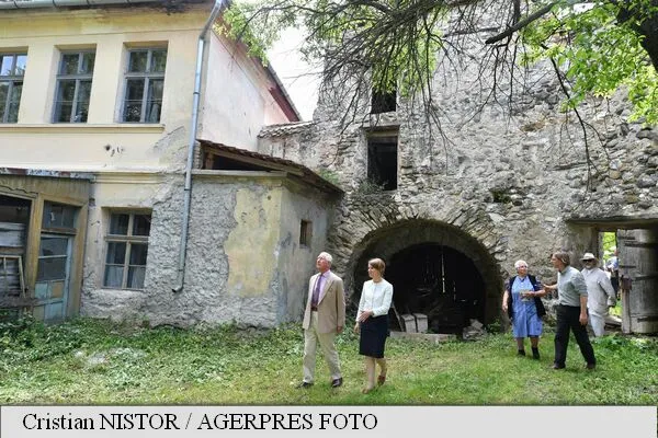 Biserica abandonată din satul cu o singură săsoaică, `adoptată` de Prinţul de Charles