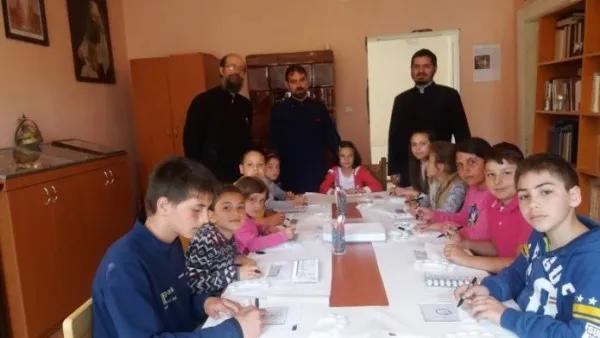 Au învăţat pictura pe sticlă de la protopop