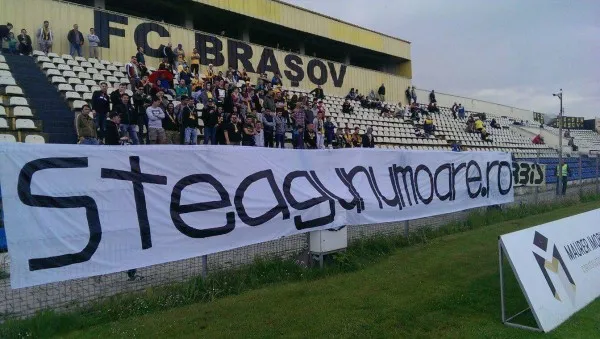 Suporterii pregătesc noul "Steagu Roşu"