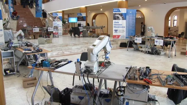 Lumea roboţilor, de la Aula Universităţii Transilvania