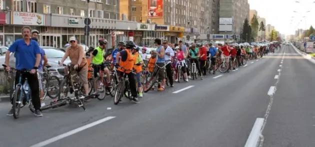 14 kilometri pe biciclete, pe străzile Braşovului