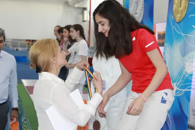 Medalie pentru sabia brașoveană: Ana Maria Botezatu, bronz la Cupa Riposta 