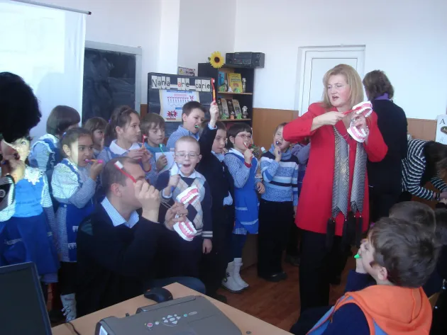 Dezbatere pe tema dinţişorilor de nota 10