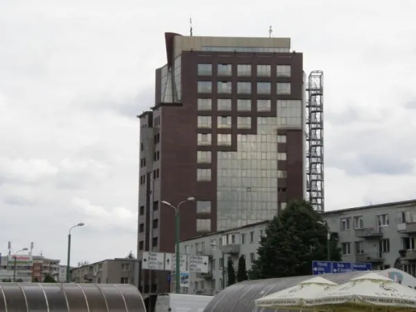 BCR a primit solicitări pentru vânzarea sediului din Centrul Civic