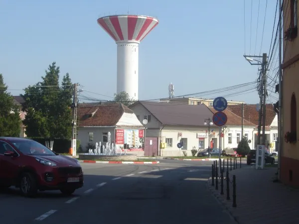 Cine ar fi crezut că se poate întâmpla aşa ceva? Ghimbavul, oraş blocat
