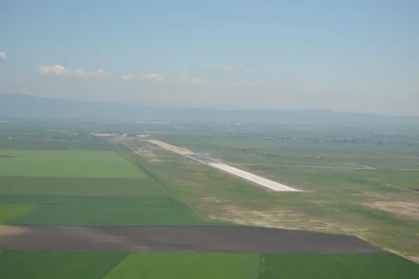 Consiliul Judeţean a lansat licitaţia pentru studiul de fundamentare al Aeroportului Braşov  
