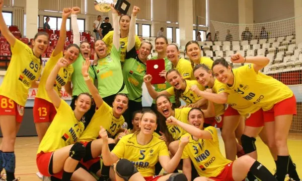 Neînvinse la Trofeul Carpaţi, „tricolorele” mici dau speranţe pentru CE din Slovenia
