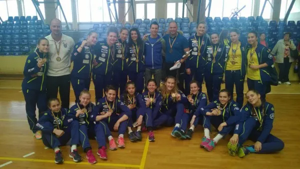 Junioarele 2 de la Corona au terminat campionatul medaliate cu bronz