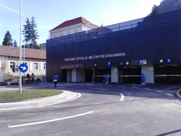 Preţuri de „periferie”  la parcarea de la  Spitalul Militar 
