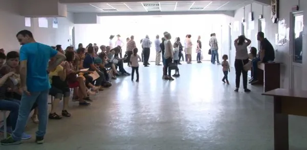 Poliţişti cu împrumut pentru Serviciul de Paşapoarte 