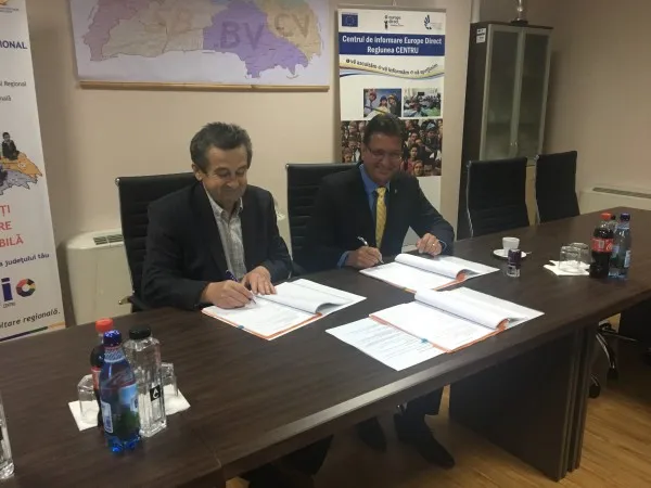 Primarul Râșnovului a semnat contractul pentru restaurarea Cetății. 3,4 milioane de euro nerambursabili