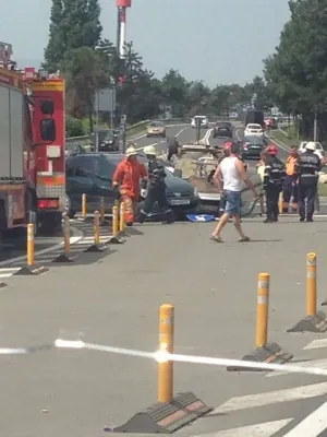 Mașină răsturnată și trei răniți pe Calea Făgărașului